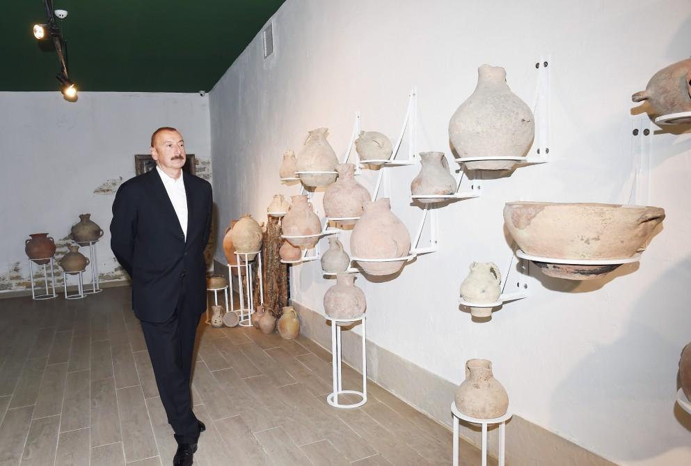 Prezident İlham Əliyev və birinci xanım Mehriban Əliyeva Heydər Əliyev Fondunun təşəbbüsü ilə inşa olunan Dəmirçi Arxeologiya Muzeyinin açılışında iştirak ediblər (FOTO)