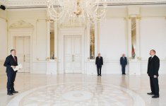 Prezident İlham Əliyev Gürcüstanın yeni səfirinin etimadnaməsini qəbul edib (FOTO) (YENİLƏNİB)
