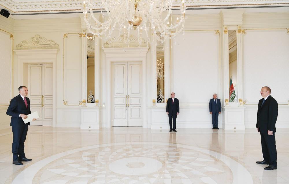 Prezident İlham Əliyev Gürcüstanın yeni səfirinin etimadnaməsini qəbul edib (FOTO) (YENİLƏNİB)