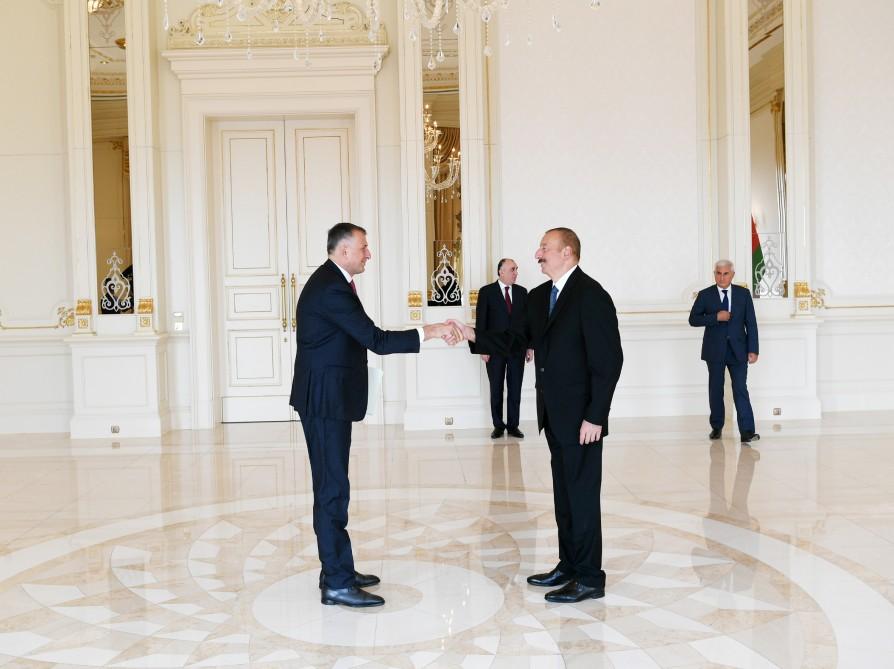 Prezident İlham Əliyev Gürcüstanın yeni səfirinin etimadnaməsini qəbul edib (FOTO) (YENİLƏNİB)