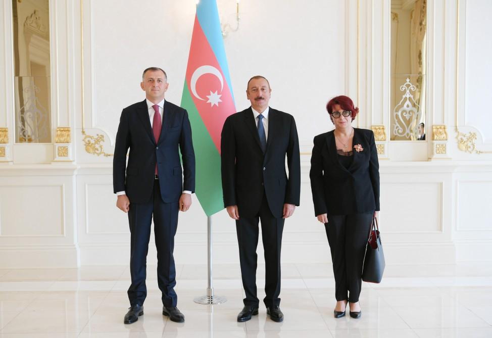 Prezident İlham Əliyev Gürcüstanın yeni səfirinin etimadnaməsini qəbul edib (FOTO) (YENİLƏNİB)