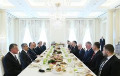 Prezident İlham Əliyev: Azərbaycan və Gürcüstan ticarət dövriyyəsinin artırılması ilə bağlı əlavə səylər göstərməlidir (FOTO) (YENİLƏNİB-2)