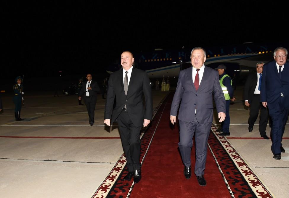 Azərbaycan Prezidenti İlham Əliyev Qırğız Respublikasına səfərə gəlib (FOTO)
