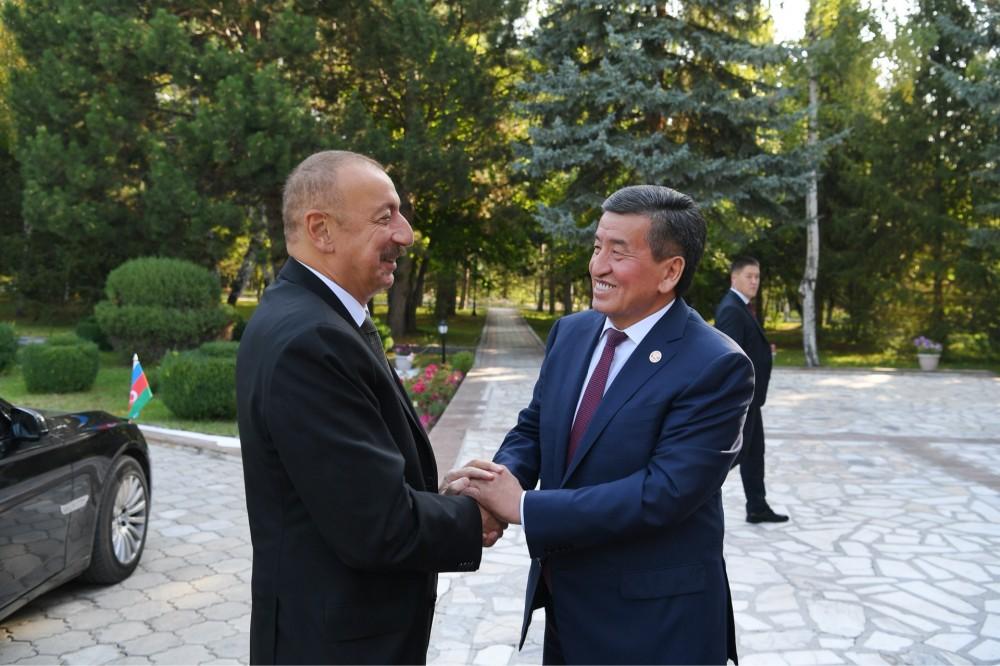 Azərbaycan Prezidenti İlham Əliyevin Qırğızıstan Prezidenti Sooronbay Jeenbekov ilə görüşü olub (YENİLƏNİB) (FOTO)
