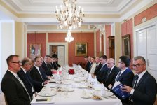 Azərbaycan Prezidenti İlham Əliyev Xorvatiyanın Baş naziri Andrey Plenkoviç ilə işçi nahar edib (FOTO)