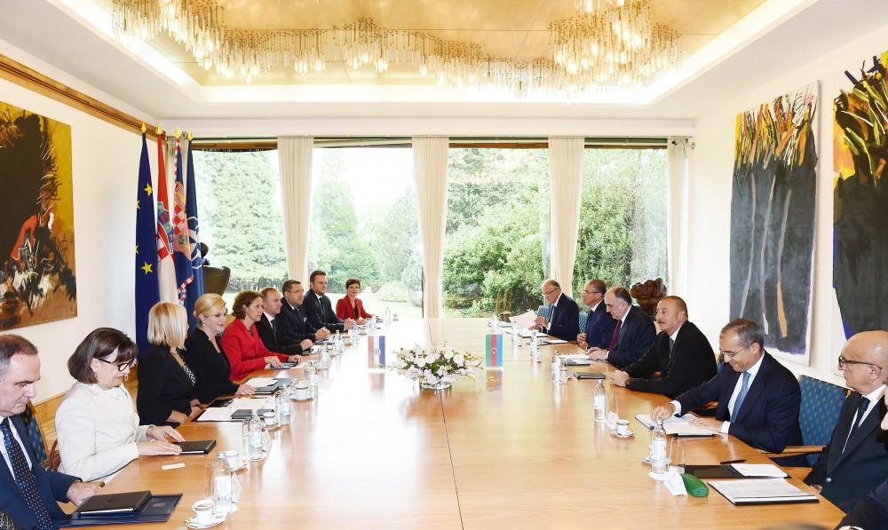 Azərbaycan və Xorvatiya prezidentlərinin geniş tərkibdə görüşü olub (FOTO)