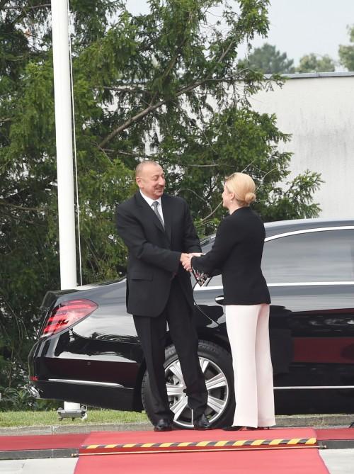 Prezident İlham Əliyevin Zaqrebdə rəsmi qarşılanma mərasimi olub (FOTO)