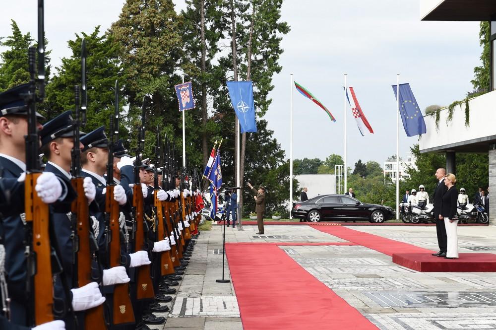 Prezident İlham Əliyevin Zaqrebdə rəsmi qarşılanma mərasimi olub (FOTO)
