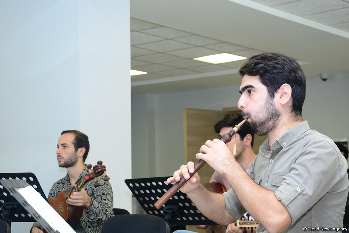 Heydər Əliyev Mərkəzində Nəsimi Festivalının açılışında nadir qədim musiqi alətləri ansamblı çıxış edəcək (FOTO)