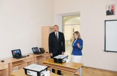 Azərbaycan Prezidenti 8 nömrəli tam orta məktəbdə əsaslı təmirdən sonra yaradılan şəraitlə tanış olub (FOTO) (YENİLƏNİB)