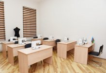 Azərbaycan Prezidenti 8 nömrəli tam orta məktəbdə əsaslı təmirdən sonra yaradılan şəraitlə tanış olub (FOTO) (YENİLƏNİB)