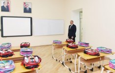 Azərbaycan Prezidenti 8 nömrəli tam orta məktəbdə əsaslı təmirdən sonra yaradılan şəraitlə tanış olub (FOTO) (YENİLƏNİB)
