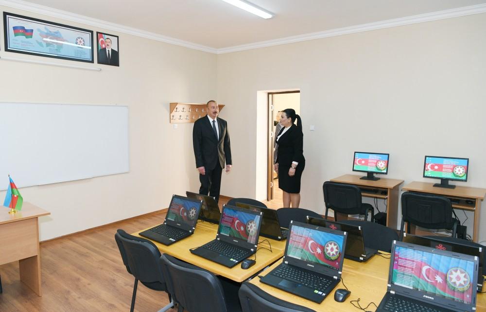 Prezident İlham Əliyev 227 saylı tam orta məktəbdə yaradılan şəraitlə tanış olub (FOTO) (YENİLƏNİB)