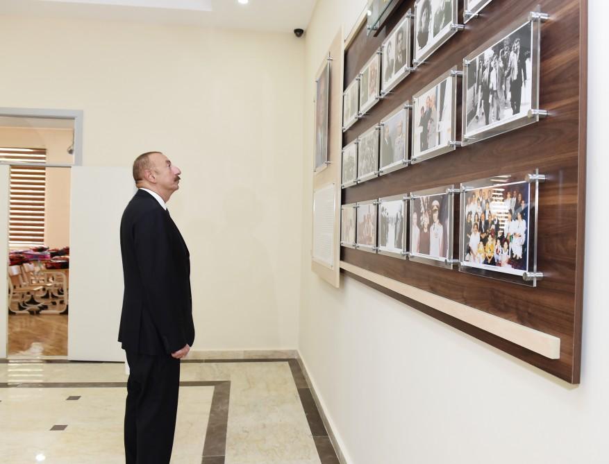 Azərbaycan Prezidenti 8 nömrəli tam orta məktəbdə əsaslı təmirdən sonra yaradılan şəraitlə tanış olub (FOTO) (YENİLƏNİB)