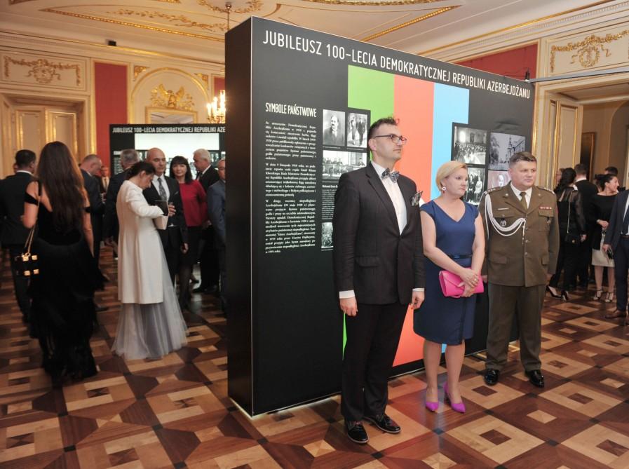 Heydər Əliyev Fondunun təşkilatçılığı ilə Azərbaycan Xalq Cümhuriyyətinin 100 illiyi Varşavada qeyd edilib (FOTO)
