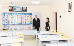 Prezident İlham Əliyev Nardaranda 295 nömrəli tam orta məktəbdə əsaslı təmirdən sonra yaradılan şəraitlə tanış olub (FOTO) (YENİLƏNİB)