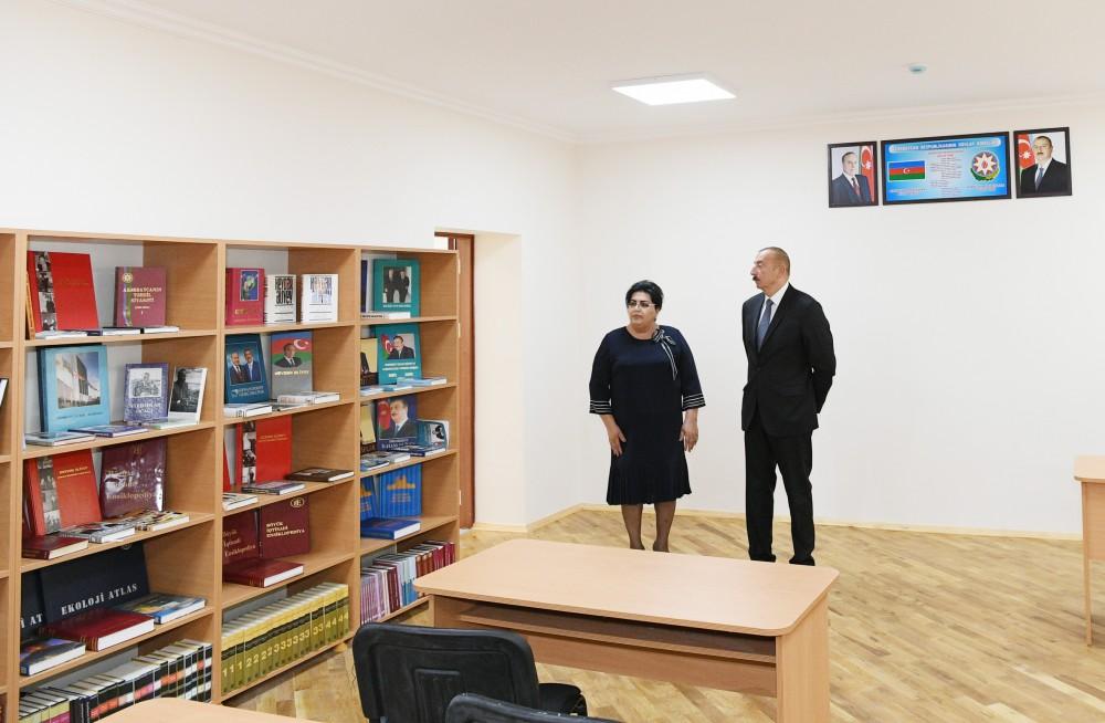 Prezident İlham Əliyev Maştağada 187 nömrəli tam orta məktəbdə əsaslı təmirdən sonra yaradılan şəraitlə tanış olub (FOTO) (YENİLƏNİB)