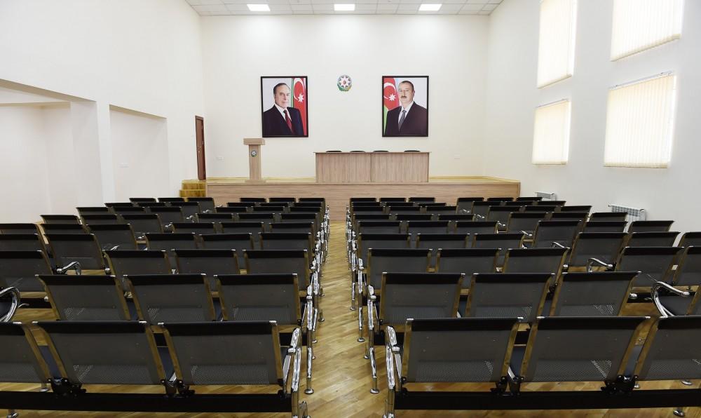 Prezident İlham Əliyev Nardaranda 295 nömrəli tam orta məktəbdə əsaslı təmirdən sonra yaradılan şəraitlə tanış olub (FOTO) (YENİLƏNİB)
