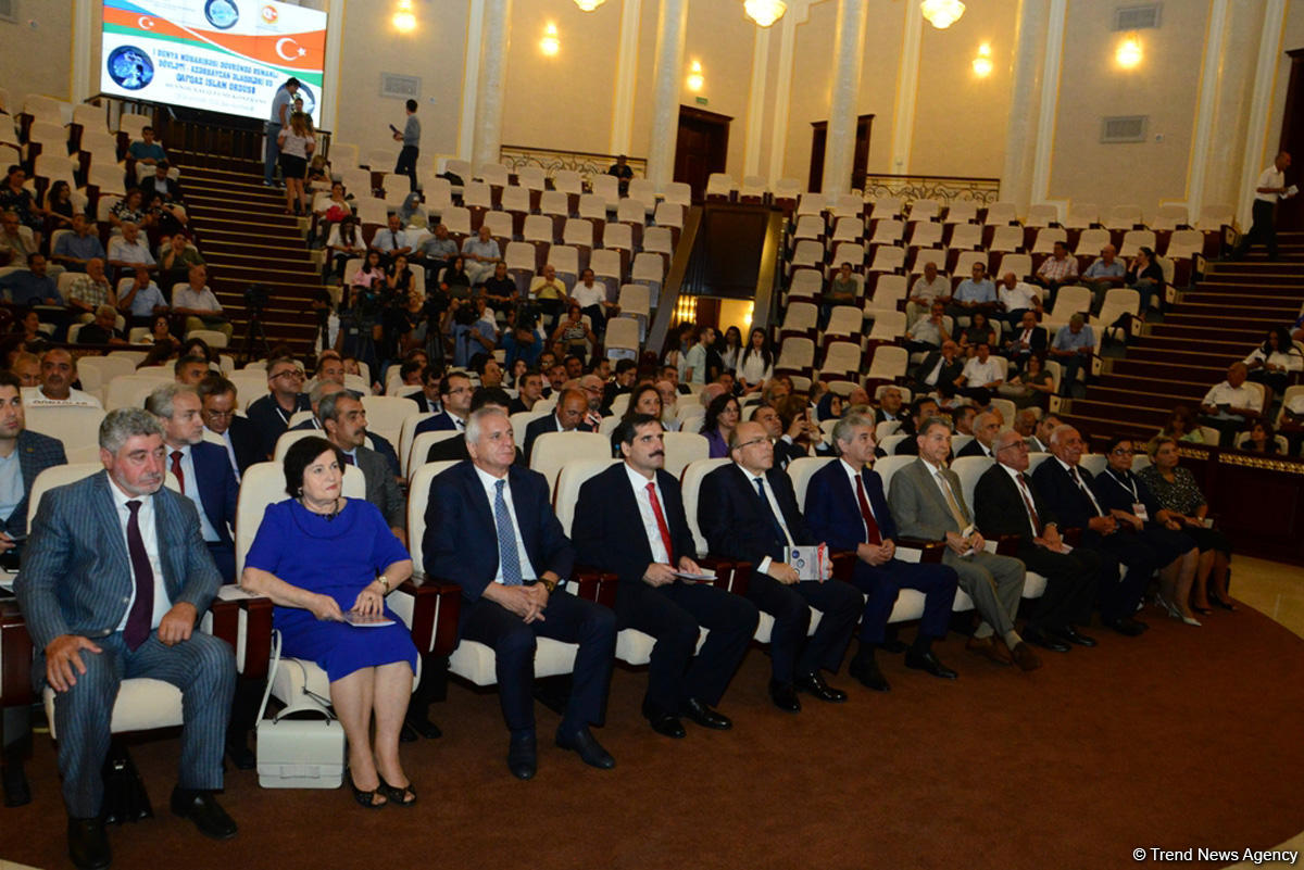 AMEA prezidenti: Bakının erməni-bolşevik işğalından azad edilməsi Azərbaycan tarixinin ən şanlı hadisələrindəndir (FOTO)