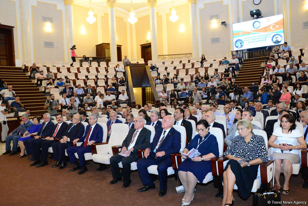 AMEA prezidenti: Bakının erməni-bolşevik işğalından azad edilməsi Azərbaycan tarixinin ən şanlı hadisələrindəndir (FOTO)