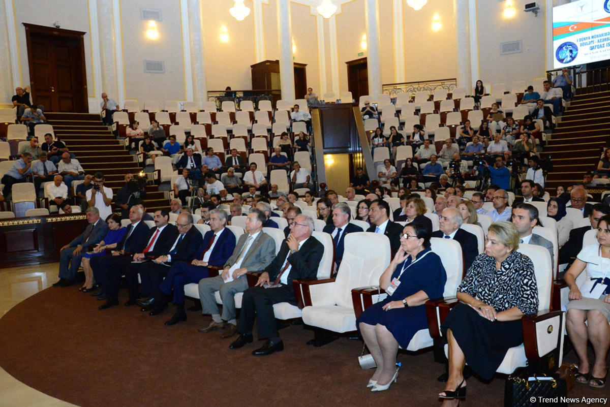 AMEA prezidenti: Bakının erməni-bolşevik işğalından azad edilməsi Azərbaycan tarixinin ən şanlı hadisələrindəndir (FOTO)