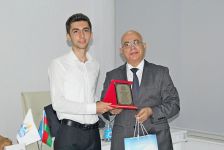 700 bal toplamış abituriyentlər alimlərlə görüşüb (FOTO)
