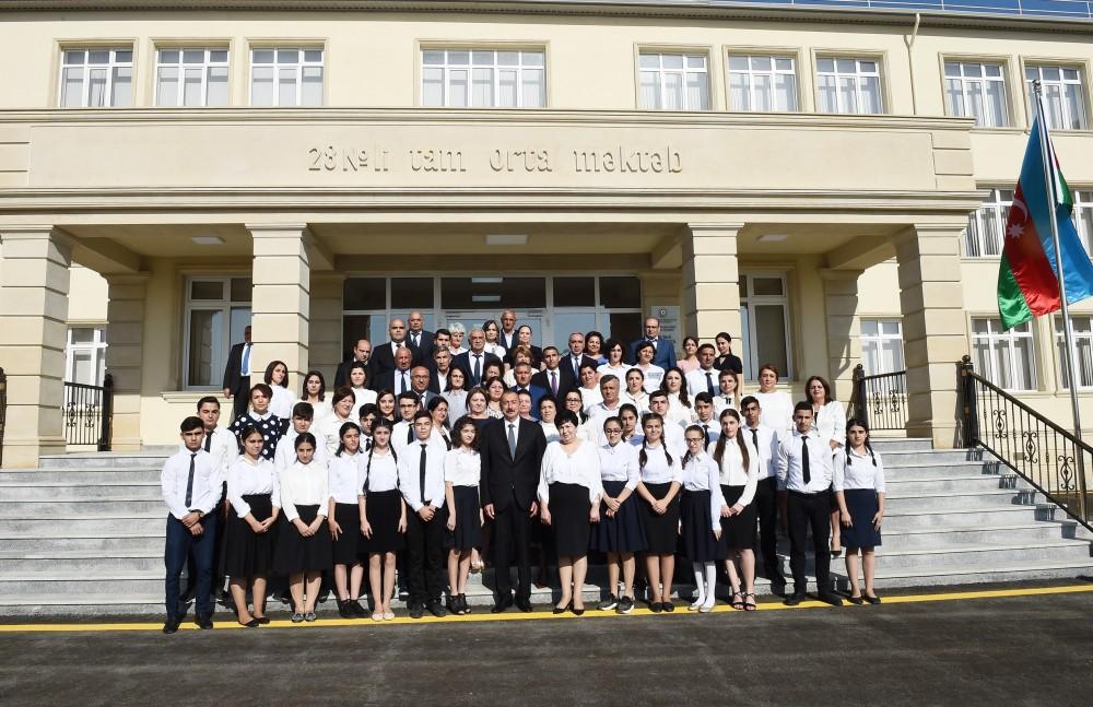 Prezident İlham Əliyev Maştağada 28 nömrəli tam orta məktəbin açılışında iştirak edib (FOTO) (YENİLƏNİB-2)