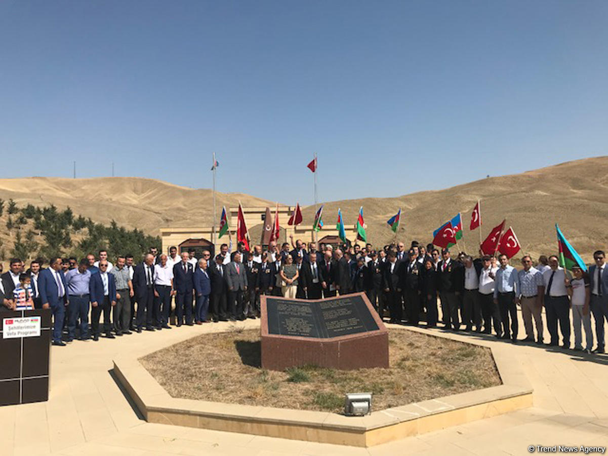 Şamaxıda türk əsgərinin şərəfinə ucaldılmış abidənin əsaslı yenidənqurmadan sonra açılışı olub (FOTO)