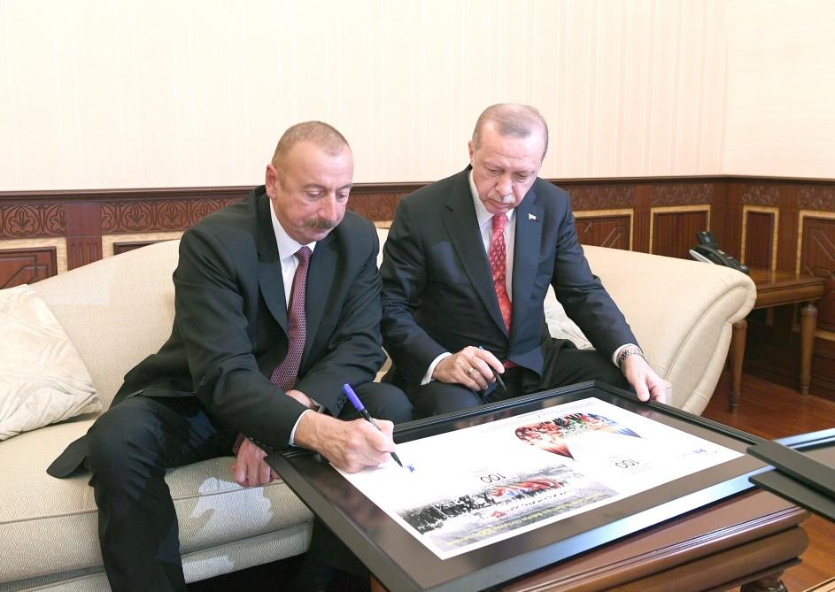 Prezident İlham Əliyev, Prezident Rəcəb Tayyib Ərdoğan və birinci xanım Mehriban Əliyeva Bakının azad edilməsinin 100 illiyinə həsr olunmuş paradda iştirak ediblər (FOTO) (YENİLƏNİB-7)