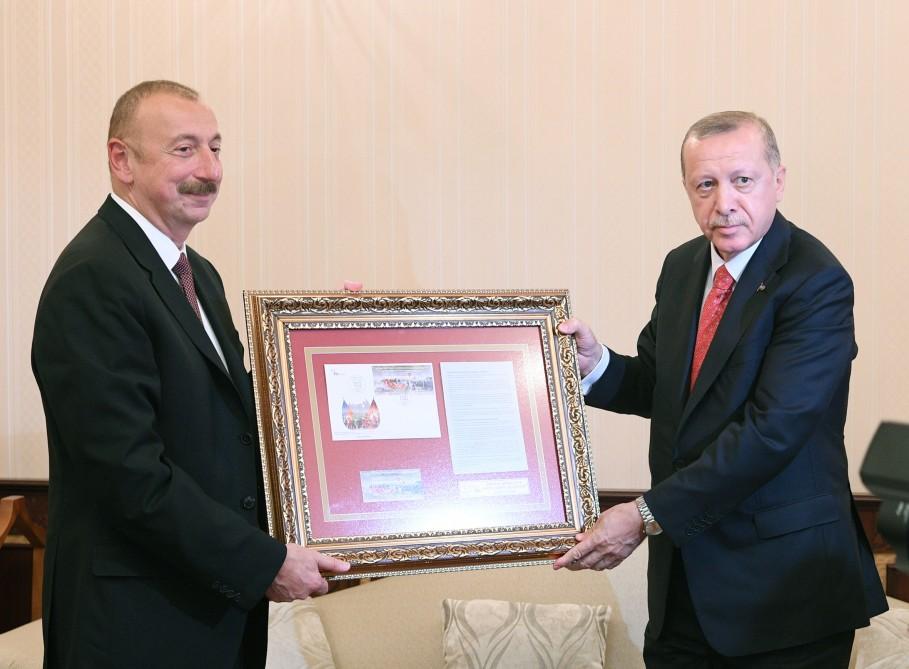 Prezident İlham Əliyev, Prezident Rəcəb Tayyib Ərdoğan və birinci xanım Mehriban Əliyeva Bakının azad edilməsinin 100 illiyinə həsr olunmuş paradda iştirak ediblər (FOTO) (YENİLƏNİB-7)