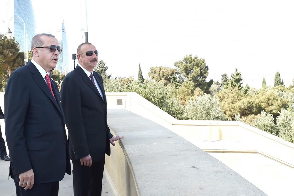 Azərbaycan və Türkiyə prezidentləri Şəhidlər xiyabanını ziyarət ediblər (FOTO)