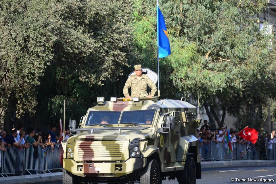 Bakının azad edilməsinin 100 illiyinə həsr olunmuş parad - FOTOSESSİYA