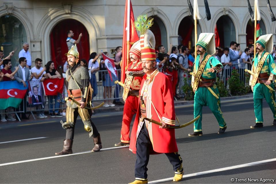 Bakının azad edilməsinin 100 illiyinə həsr olunmuş parad - FOTOSESSİYA