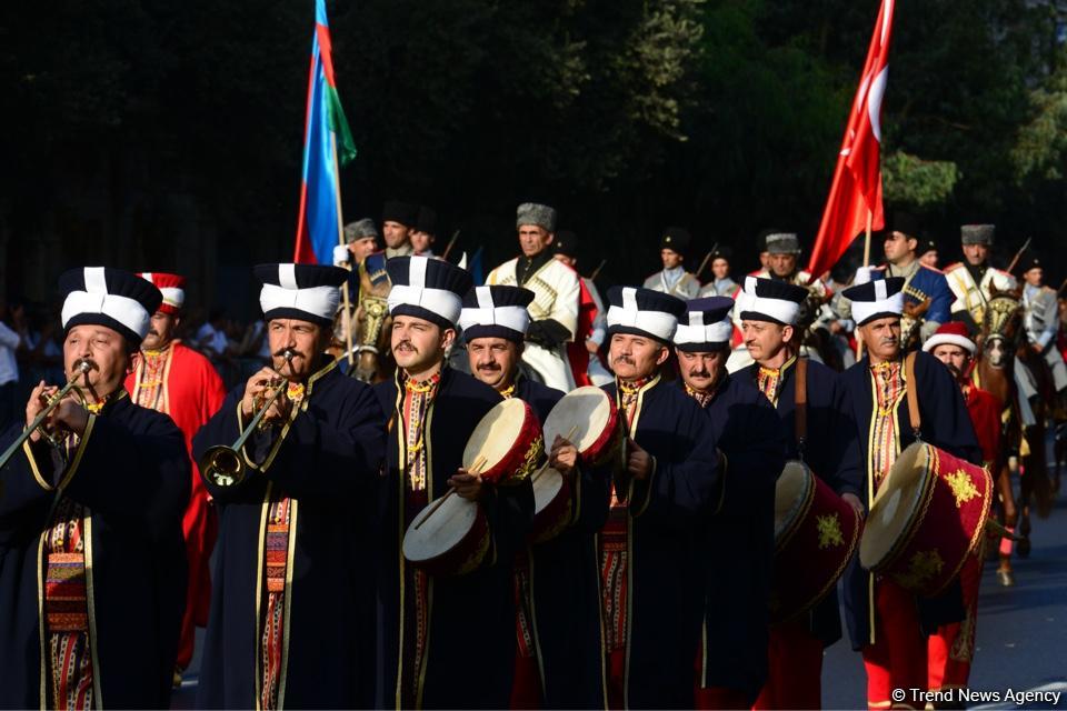 Bakının azad edilməsinin 100 illiyinə həsr olunmuş parad - FOTOSESSİYA
