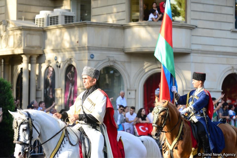 Bakının azad edilməsinin 100 illiyinə həsr olunmuş parad - FOTOSESSİYA