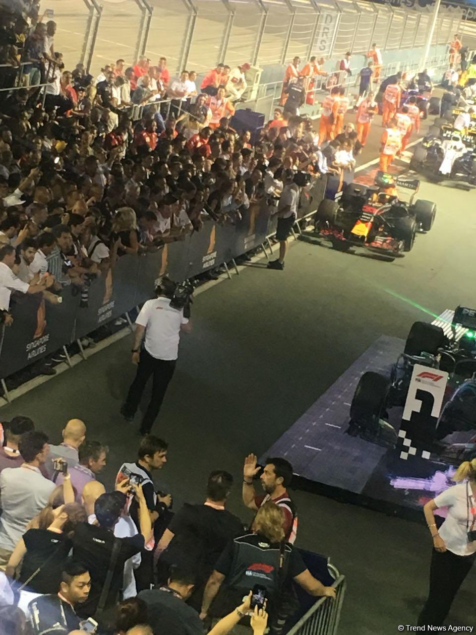 "Formula-1" Sinqapur Qran-Prisinin sonuncu günündən reportaj (FOTO/VİDEO)