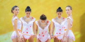 Beynəlxalq Gimnastika Federasiyasının bayrağı Azərbaycana təqdim edildi