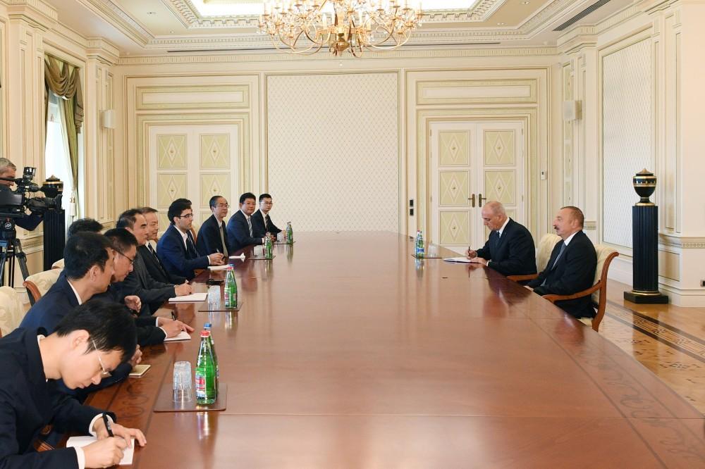 Prezident İlham Əliyev Çinin "Sinhua" xəbər agentliyinin baş redaktorunu qəbul edib (YENİLƏNİB)