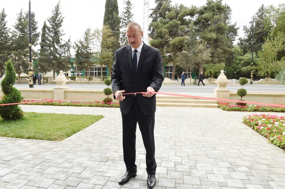 Prezident İlham Əliyev Biləsuvarda Gənclər Evinin açılışında iştirak edib (FOTO)