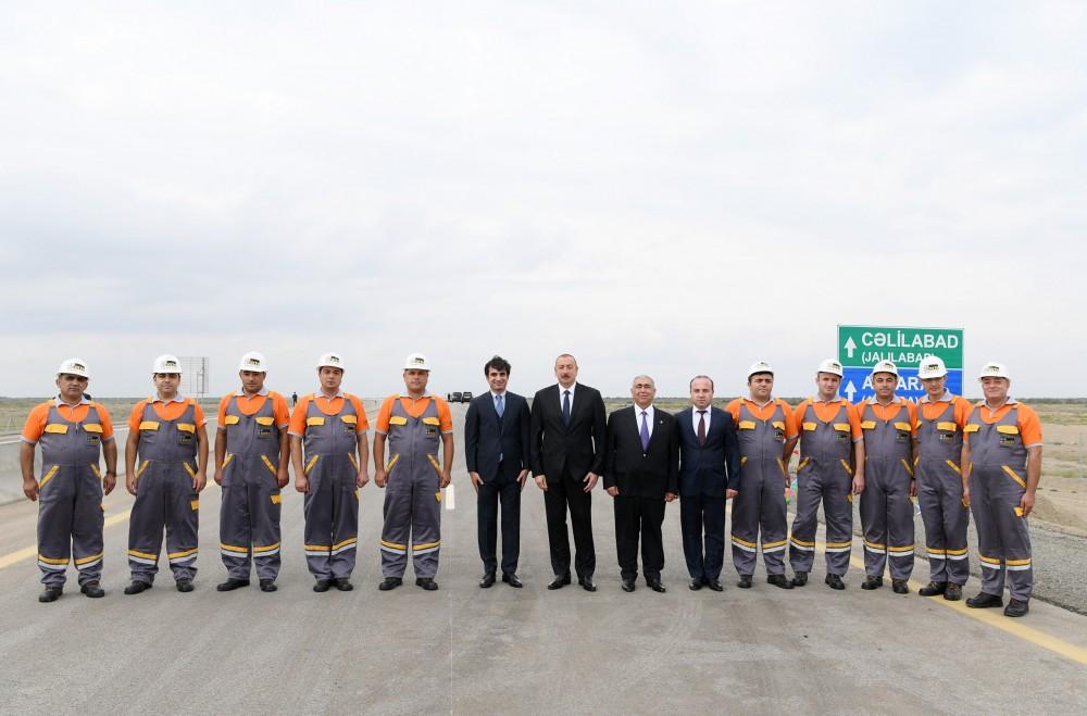 Prezident İlham Əliyev Ələt-Astara-İran İslam Respublikası ilə dövlət sərhədi avtomobil yolunun açılışında iştirak edib (FOTO)