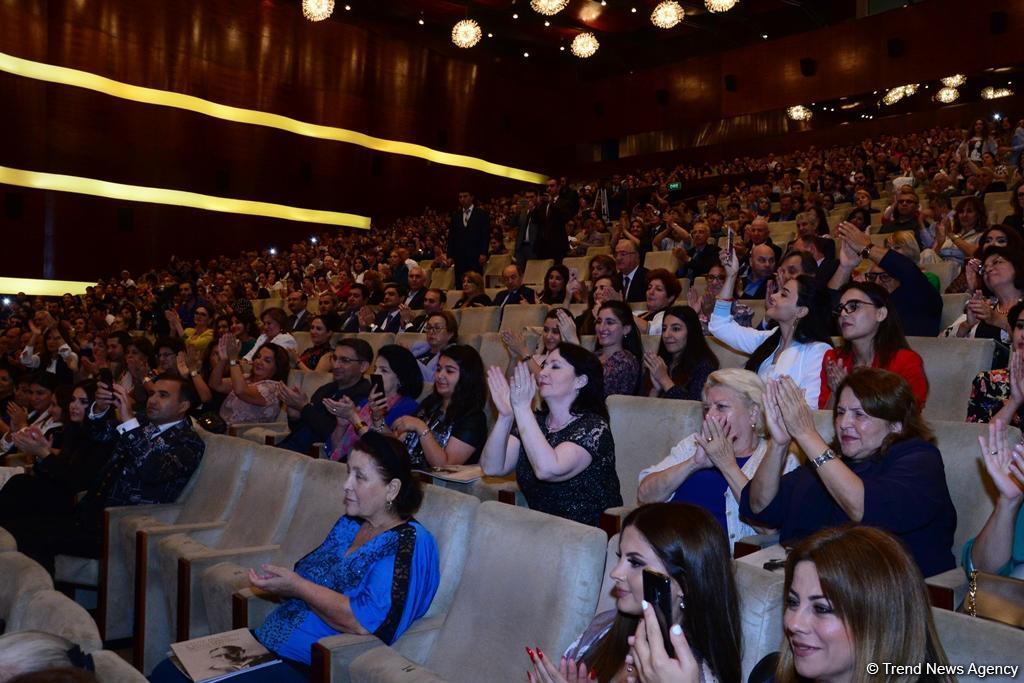 Üzeyir Hacıbəyli X Beynəlxalq Musiqi Festivalının təntənəli açılış mərasimi olub (FOTO)