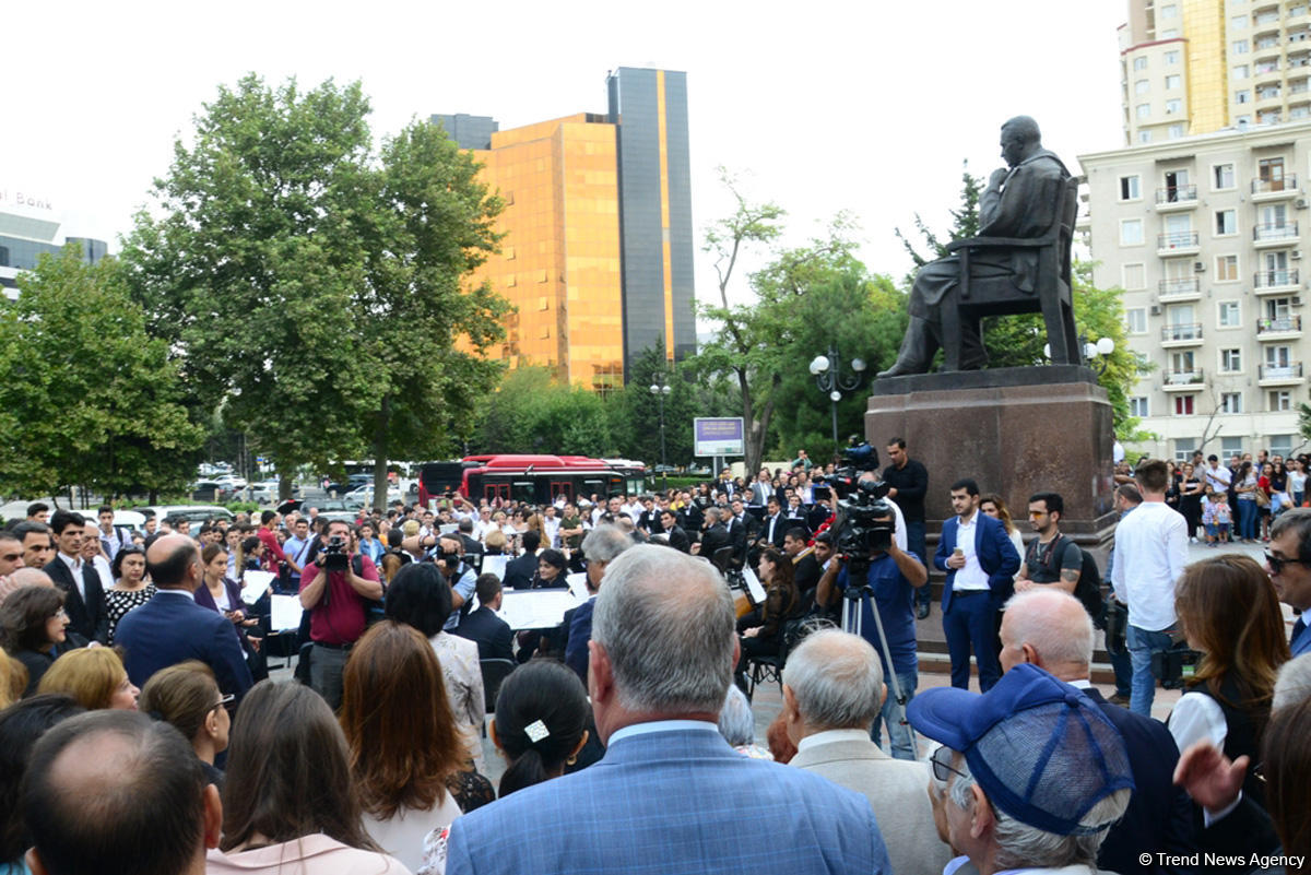 Milli Musiqi Günü münasibətilə Milli Konservatoriyada konsert proqramı təqdim olunub (FOTO)