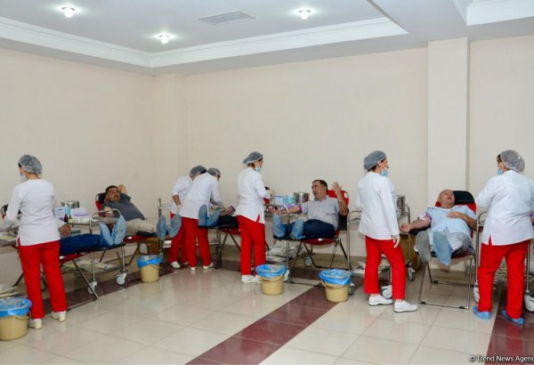 Bu saata Təzəpirdə Aşura ilə bağlı 130 nəfər qan verdi (FOTO)