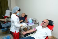 Bu saata Təzəpirdə Aşura ilə bağlı 130 nəfər qan verdi (FOTO)