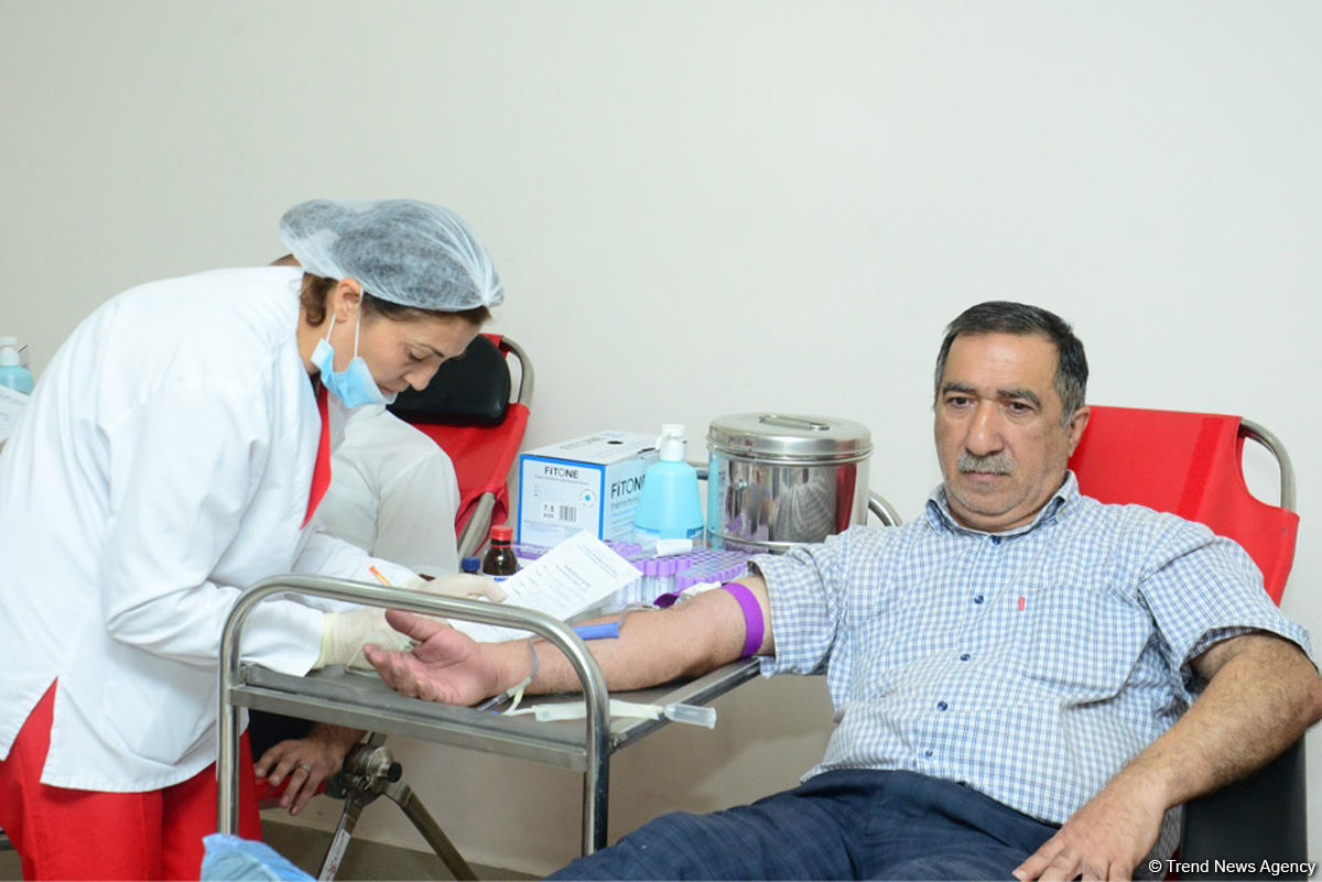 Bu saata Təzəpirdə Aşura ilə bağlı 130 nəfər qan verdi (FOTO)