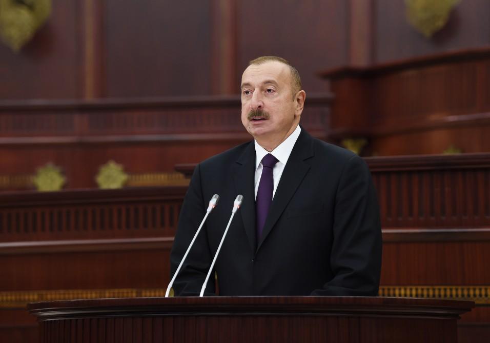 Prezident İlham Əliyev: Biz Xəzər dənizini neft kəmərləri ilə Qara dənizlə, Aralıq dənizi ilə, Azərbaycanı isə qaz xətti ilə Avropa ilə birləşdiririk