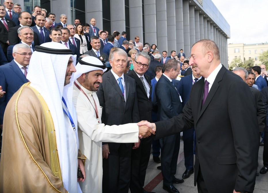Prezident İlham Əliyev Milli Məclisdə Azərbaycan parlamentinin 100 illiyi münasibətilə təntənəli iclasda iştirak edib (YENİLƏNİB-4) (FOTO)