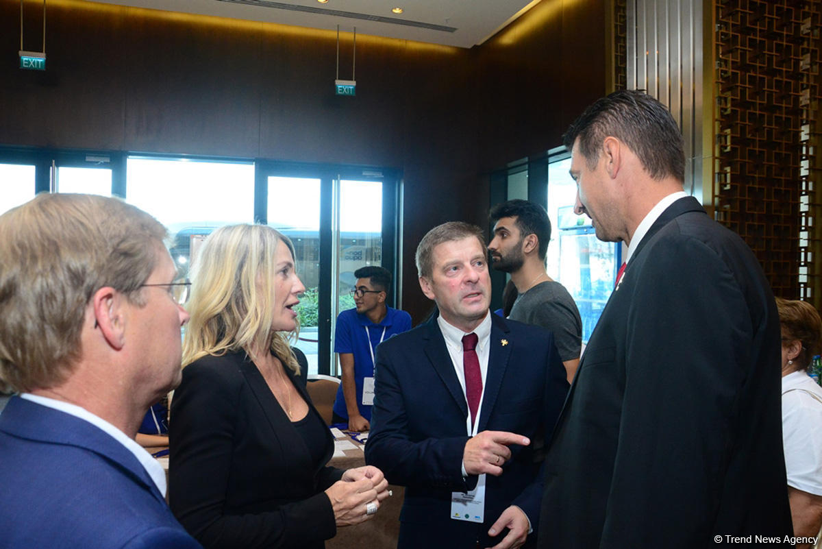 Bakıda Xüsusi Olimpiya Hərəkatı Gənc Liderlər forumu öz işinə başlayıb (FOTO)
