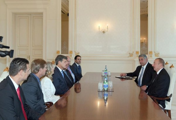 Prezident İlham Əliyev Xüsusi Olimpiya Komitəsinin sədrinin başçılıq etdiyi nümayəndə heyətini qəbul edib (FOTO)