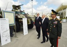 Prezident İlham Əliyev üçüncü “ADEX-2018” Azərbaycan Beynəlxalq müdafiə sərgisi ilə tanış olub (FOTO) (YENİLƏNİB)